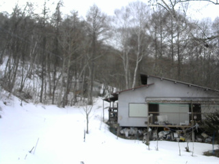 長野県菅平高原 ゆたか山荘 西側(坂上) 2026/03/10 15:15