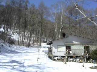 長野県菅平高原 ゆたか山荘 西側(坂上) 2026/03/11 10:45