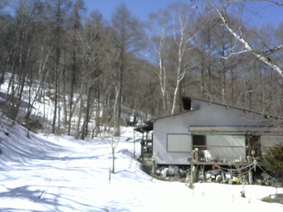 長野県菅平高原 ゆたか山荘 西側(坂上) 2026/03/11 11:15