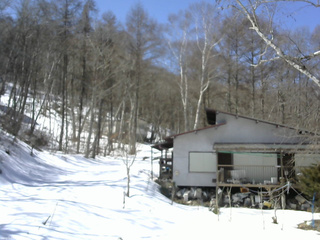長野県菅平高原 ゆたか山荘 西側(坂上) 2026/03/11 11:45