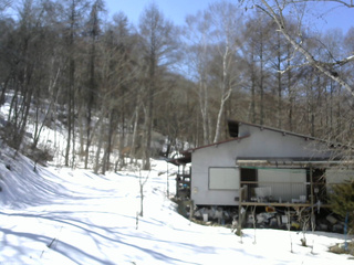 長野県菅平高原 ゆたか山荘 西側(坂上) 2026/03/11 13:00