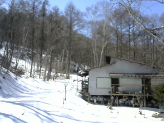 長野県菅平高原 ゆたか山荘 西側(坂上) 2026/03/11 13:15