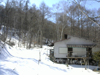 長野県菅平高原 ゆたか山荘 西側(坂上) 2026/03/11 14:00
