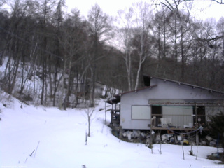 長野県菅平高原 ゆたか山荘 西側(坂上) 2026/03/11 17:30
