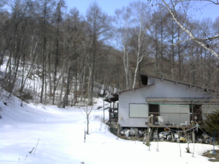 長野県菅平高原 ゆたか山荘 西側(坂上) 2026/03/12 11:15