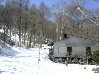 長野県菅平高原 ゆたか山荘 西側(坂上) 2026/03/12 11:45