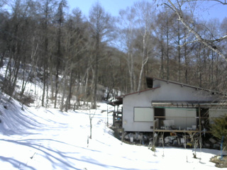 長野県菅平高原 ゆたか山荘 西側(坂上) 2026/03/12 13:15
