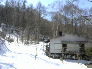 長野県菅平高原 ゆたか山荘 西側(坂上) 2026/03/12 14:00