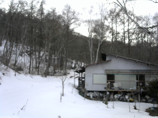 長野県菅平高原 ゆたか山荘 西側(坂上) 2026/03/12 16:30