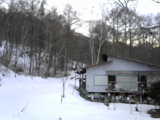 長野県菅平高原 ゆたか山荘 西側(坂上) 2026/03/12 17:15