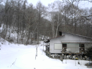 長野県菅平高原 ゆたか山荘 西側(坂上) 2026/03/13 06:45