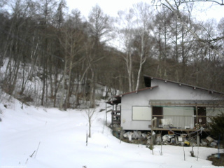 長野県菅平高原 ゆたか山荘 西側(坂上) 2026/03/13 09:45