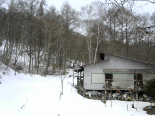 長野県菅平高原 ゆたか山荘 西側(坂上) 2026/03/13 10:45
