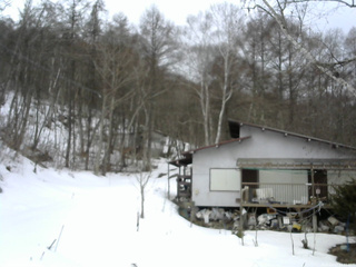 長野県菅平高原 ゆたか山荘 西側(坂上) 2026/03/13 13:30