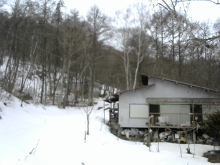 長野県菅平高原 ゆたか山荘 西側(坂上) 2026/03/13 14:00