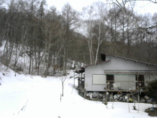 長野県菅平高原 ゆたか山荘 西側(坂上) 2026/03/13 14:45