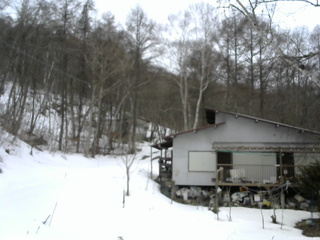 長野県菅平高原 ゆたか山荘 西側(坂上) 2026/03/13 15:00