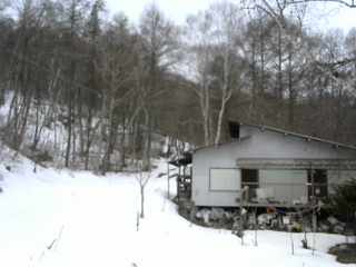 長野県菅平高原 ゆたか山荘 西側(坂上) 2026/03/13 15:30