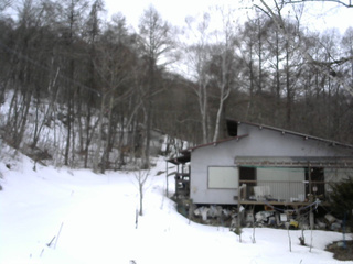 長野県菅平高原 ゆたか山荘 西側(坂上) 2026/03/13 17:00