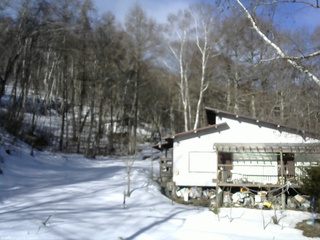 長野県菅平高原 ゆたか山荘 西側(坂上) 2026/03/14 08:00