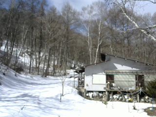 長野県菅平高原 ゆたか山荘 西側(坂上) 2026/03/14 10:15