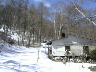 長野県菅平高原 ゆたか山荘 西側(坂上) 2026/03/14 10:45