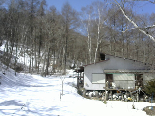 長野県菅平高原 ゆたか山荘 西側(坂上) 2026/03/14 11:00