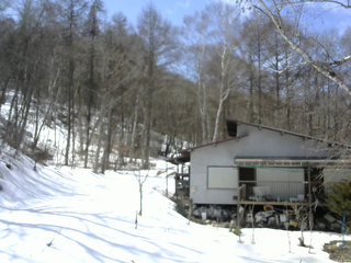 長野県菅平高原 ゆたか山荘 西側(坂上) 2026/03/14 12:45