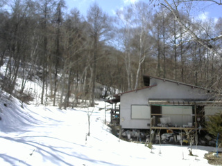 長野県菅平高原 ゆたか山荘 西側(坂上) 2026/03/14 13:15