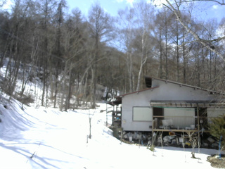 長野県菅平高原 ゆたか山荘 西側(坂上) 2026/03/14 13:30