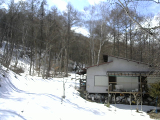 長野県菅平高原 ゆたか山荘 西側(坂上) 2026/03/14 14:00