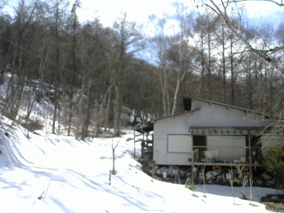 長野県菅平高原 ゆたか山荘 西側(坂上) 2026/03/14 14:15