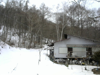 長野県菅平高原 ゆたか山荘 西側(坂上) 2026/03/14 15:15