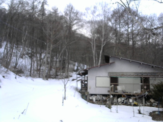 長野県菅平高原 ゆたか山荘 西側(坂上) 2026/03/14 17:15