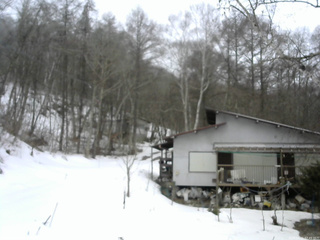 長野県菅平高原 ゆたか山荘 西側(坂上) 2026/03/15 07:45