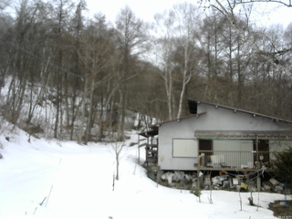 長野県菅平高原 ゆたか山荘 西側(坂上) 2026/03/15 09:15