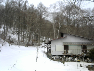 長野県菅平高原 ゆたか山荘 西側(坂上) 2026/03/15 09:45