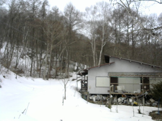 長野県菅平高原 ゆたか山荘 西側(坂上) 2026/03/15 10:00
