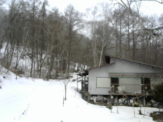 長野県菅平高原 ゆたか山荘 西側(坂上) 2026/03/15 10:15