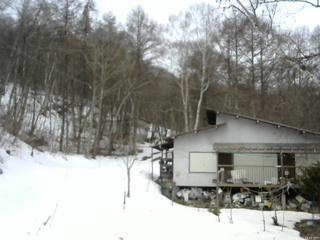長野県菅平高原 ゆたか山荘 西側(坂上) 2026/03/15 10:45