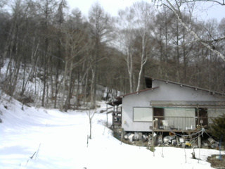 長野県菅平高原 ゆたか山荘 西側(坂上) 2026/03/15 11:00