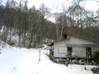 長野県菅平高原 ゆたか山荘 西側(坂上) 2026/03/15 11:45
