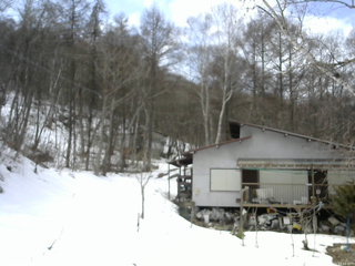 長野県菅平高原 ゆたか山荘 西側(坂上) 2026/03/15 12:45