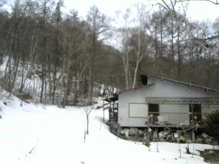 長野県菅平高原 ゆたか山荘 西側(坂上) 2026/03/15 16:30