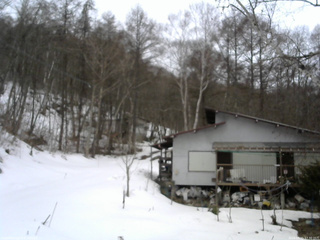 長野県菅平高原 ゆたか山荘 西側(坂上) 2026/03/15 17:30