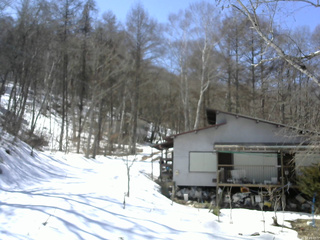 長野県菅平高原 ゆたか山荘 西側(坂上) 2026/03/16 12:45
