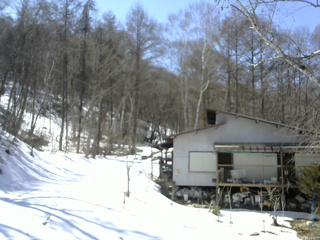 長野県菅平高原 ゆたか山荘 西側(坂上) 2026/03/16 13:15
