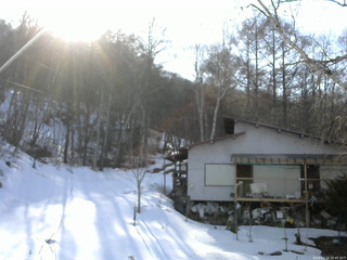 長野県菅平高原 ゆたか山荘 西側(坂上) 2026/03/16 15:45