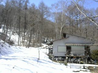 長野県菅平高原 ゆたか山荘 西側(坂上) 2026/03/17 12:15