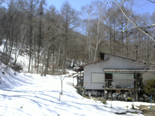 長野県菅平高原 ゆたか山荘 西側(坂上) 2026/03/17 12:30